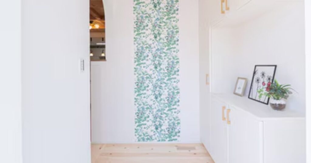 玄関正面のクロス