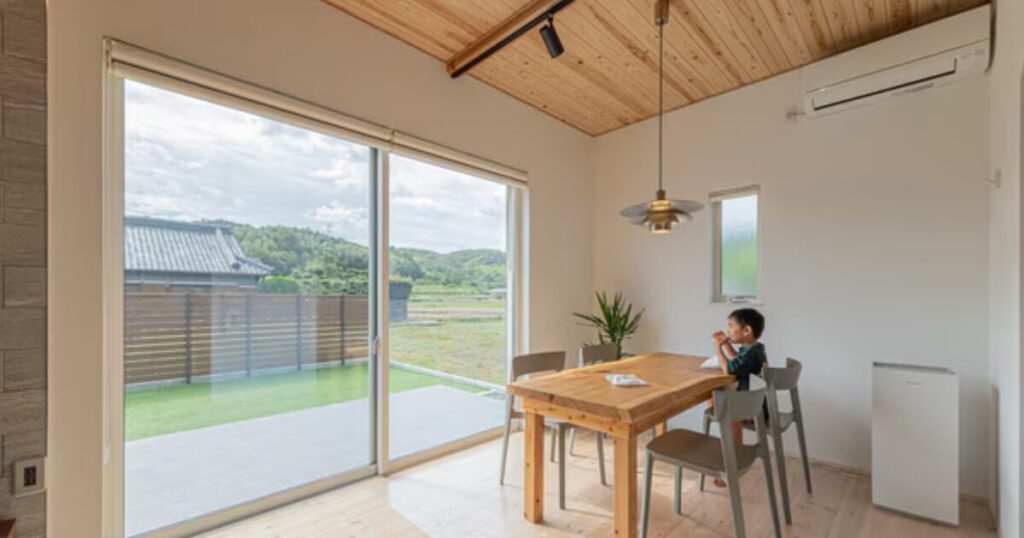 大きな庭と自然に囲まれた暮らし