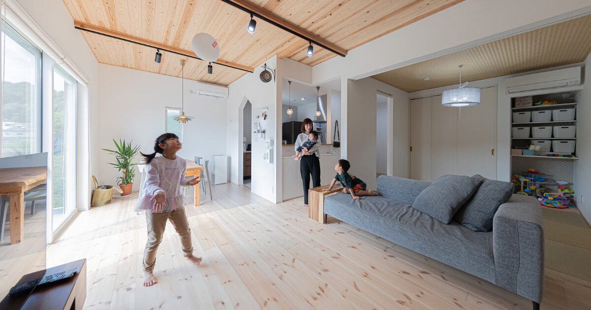 家族5人の笑顔がはずむ平屋暮らし｜自然に囲まれた環境で、憧れの住まいが完成